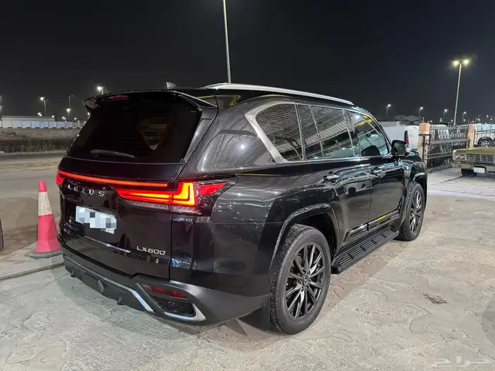 للبيع جيب لكزس F-sport موديل 2023 5