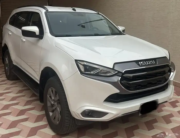 ايسوزو mux 2024 للبيع نظيف جدا  اخو الوكالة ممشى 6.000 كم 0