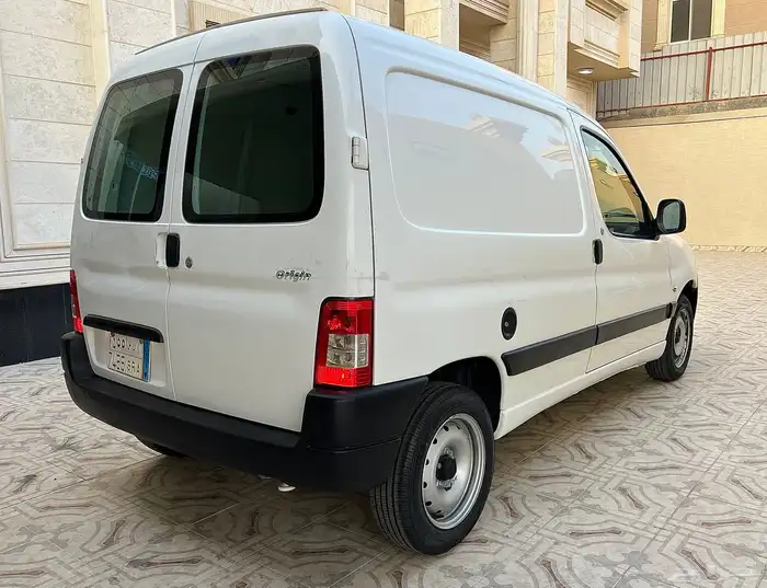 فان بيجو 2009 عداد 5 الاف 3