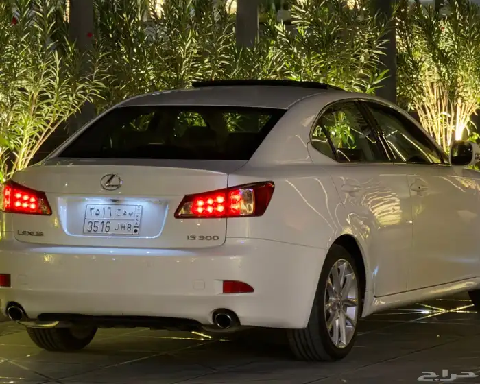 لكزس is 300 ( قمه بالنظافه ) 5