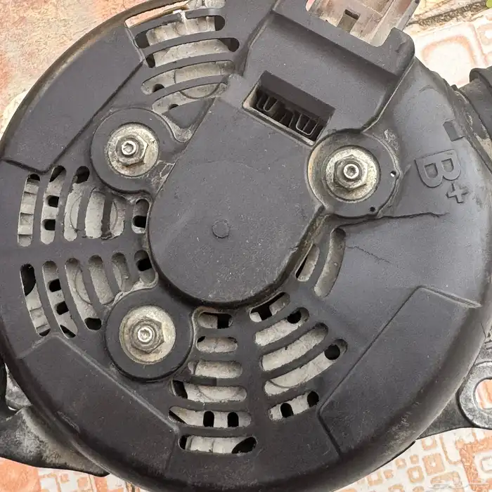 دينمو موستنق 2015-2017 2