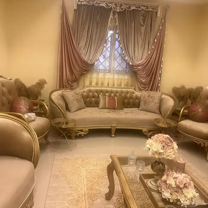 كنب كلاسيكي نظيف جدا 1