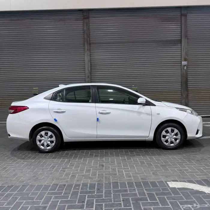 تويوتا يارس 2021 مالك اول بودي وكالة نظيفة جدا للبيع 4