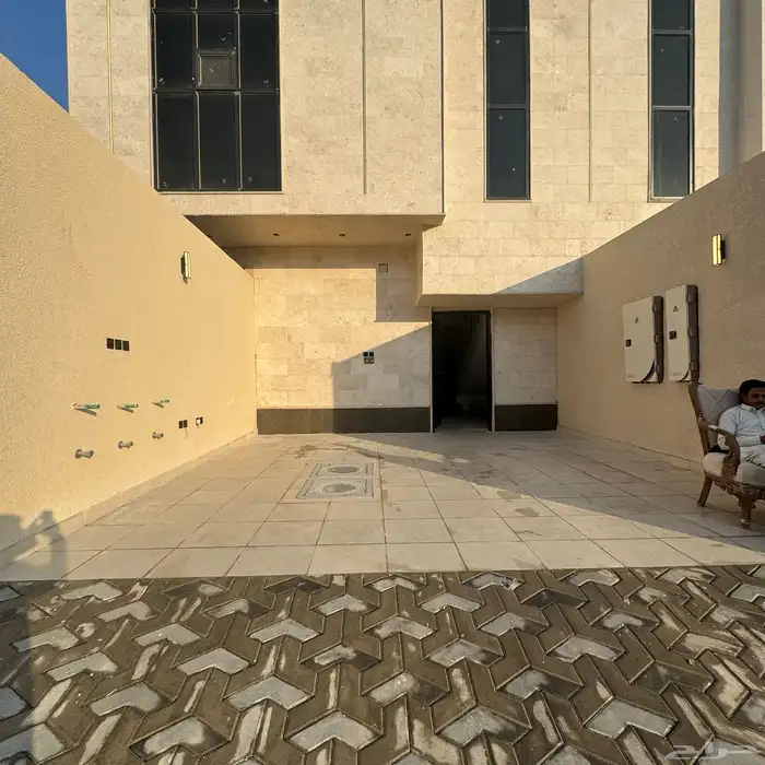 ادوار علويه للبيع حي طويق 3