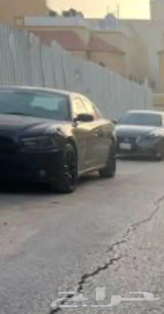للبيع تشارجر 2011 2