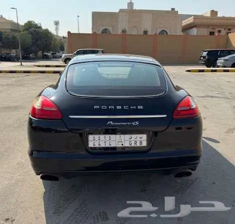 بورش باناميرا 2011 (مع لوحة مميزة) 2