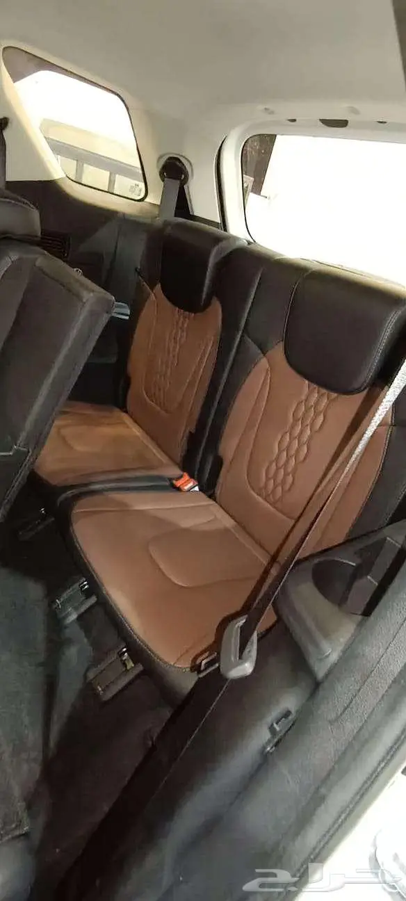 هيونداي كريتا جراند 7 ركاب موديل 2023 عائليه فل كامل اصفار 1