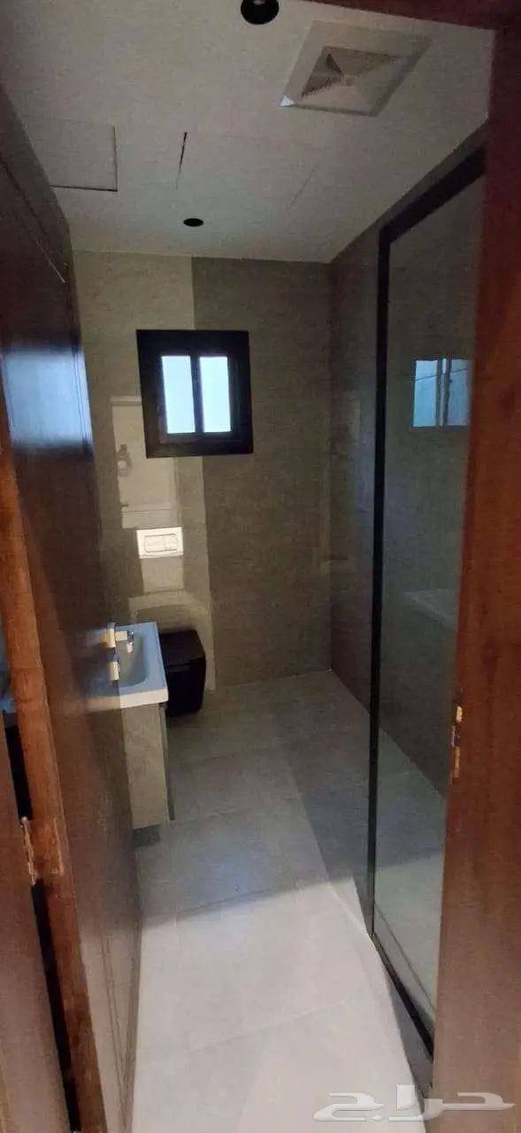شقة جديدة للإيجار حي الزهراء 13
