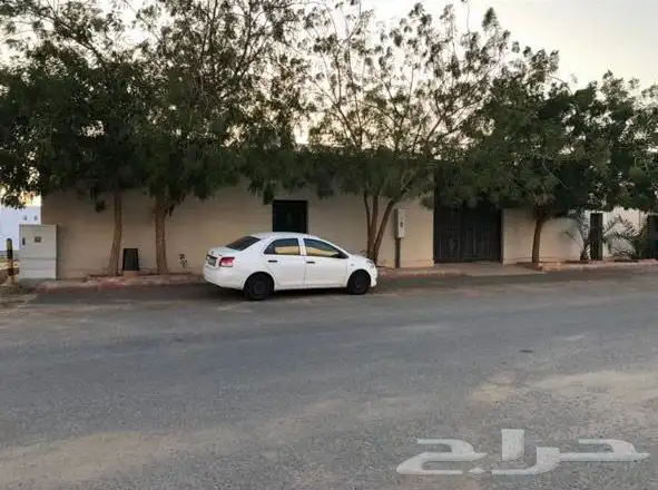 استراحة البيع بموقع مميز 1