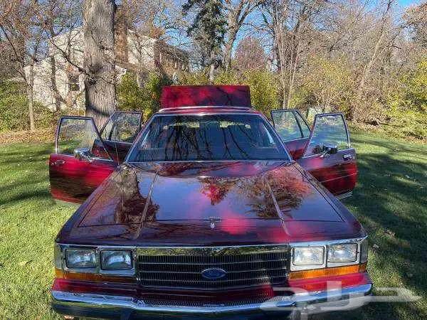 للبيع فاكتوريا موديل 1989 Ford Crown Victoria 2