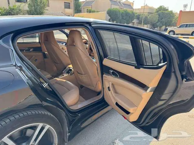 بورش باناميرا 2011 (مع لوحة مميزة) 6