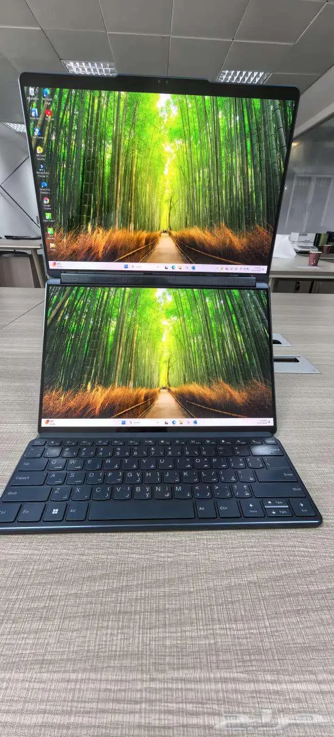 Lenovo Yoga Book 9i i7 (Dual Touchscreen) 1