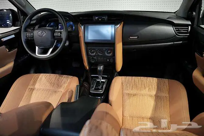 تويوتا فورتشنر بفئات متعددة موديل 2025 4