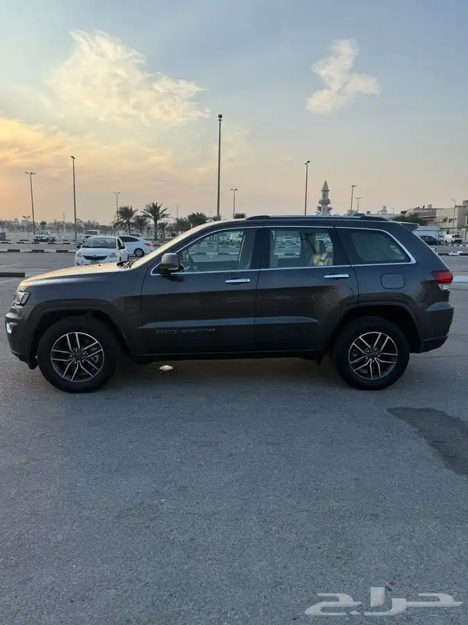 جيب جراند شروكي لمتيد 2