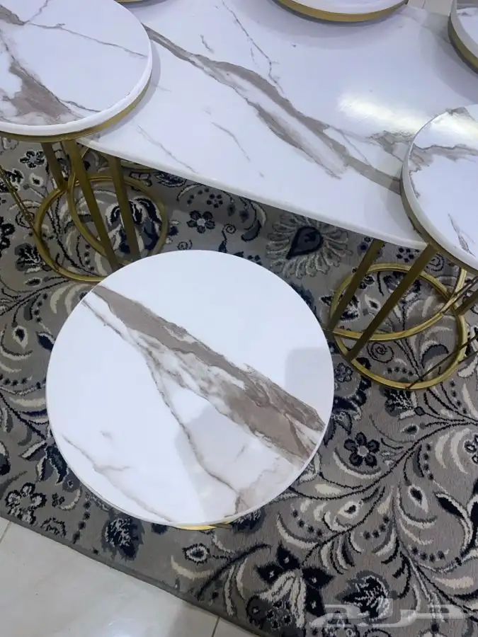 طاولات للبيع 2