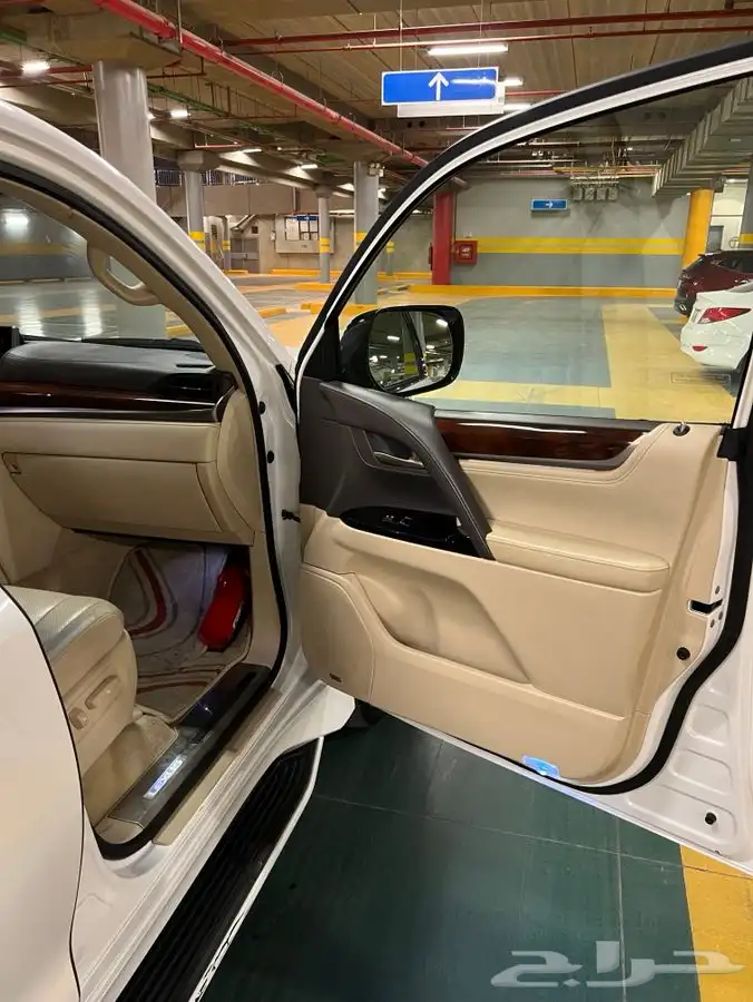 للبيع لكزس 2017 بريمي فل كامل العداد 215 الف 13