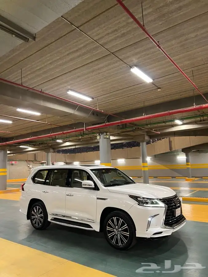 للبيع لكزس 2017 بريمي فل كامل العداد 215 الف 4