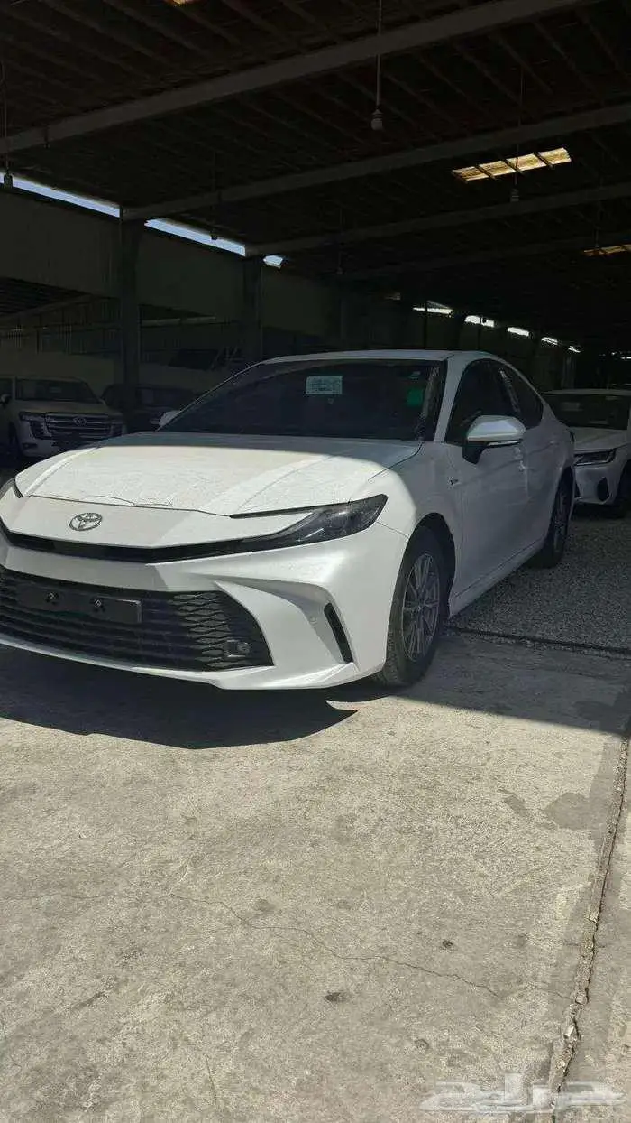 عرض خاص كامري E ستاندر هايبرد2025 سعودي 102500 3