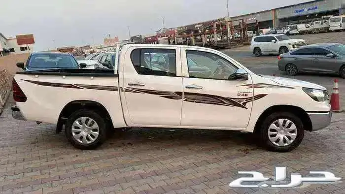 هايلوكس غمارتين 2025 ديزل قير عادي 4