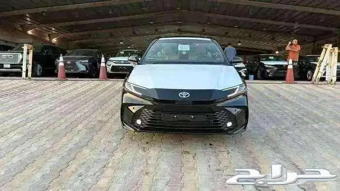 تويوتا كامري LE 2025 بنزين 2
