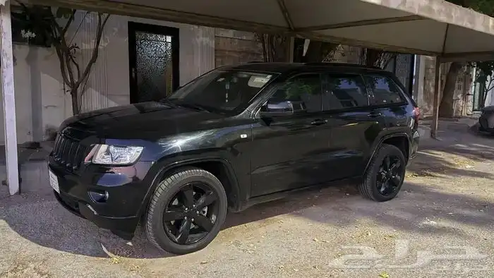 سياره جيب شروكي جراند موديل 2011 3