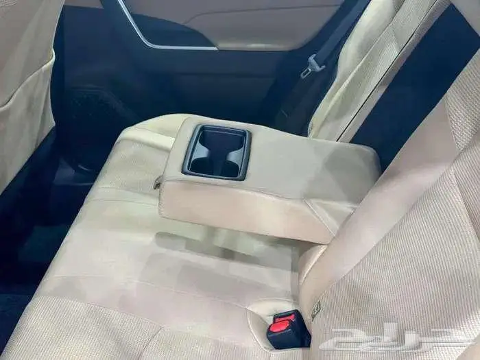 تويوتا راف فور 2025 باقل الاسعار اسود 6