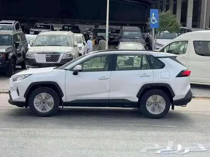 تويوتا راف فور جنط 17 ماكينة 2500 دبل 2025 بريمي كاش واقساط 4