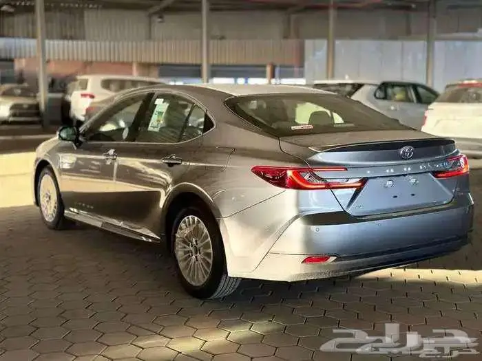 تويوتا كامري LE بنزين موديل 2025 كاش و أقساط 3