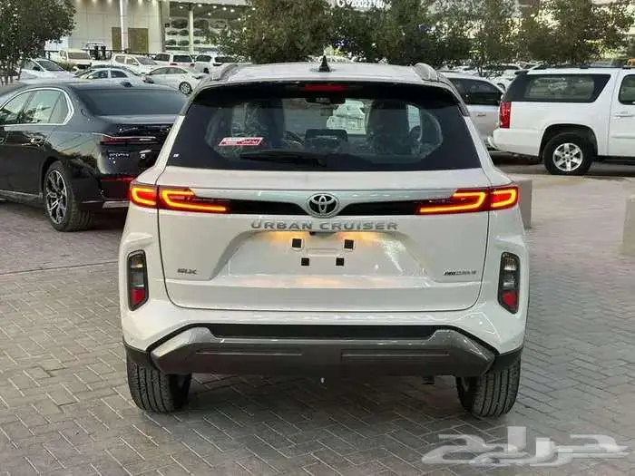 تويوتا اوربان كروز GLX فل كامل 2026 3
