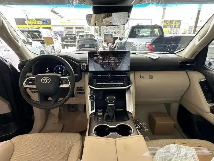 لاند كروزر GXRL4 اسود 2025 11