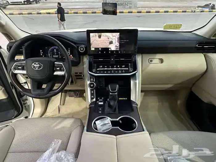 لاند كروزر GXRL4 اسود 2025 15