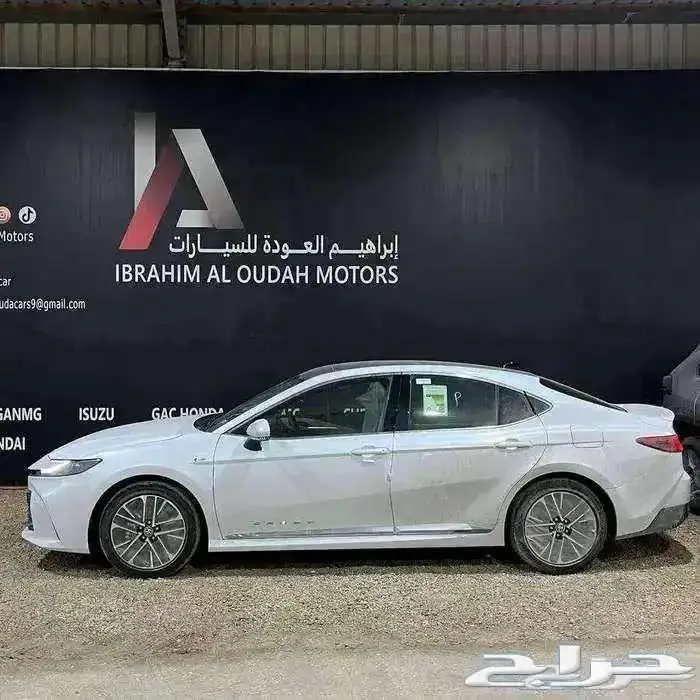تويوتا كامري بنزين وهايبرد LE نص فل 2025 باقل الاسعار 5