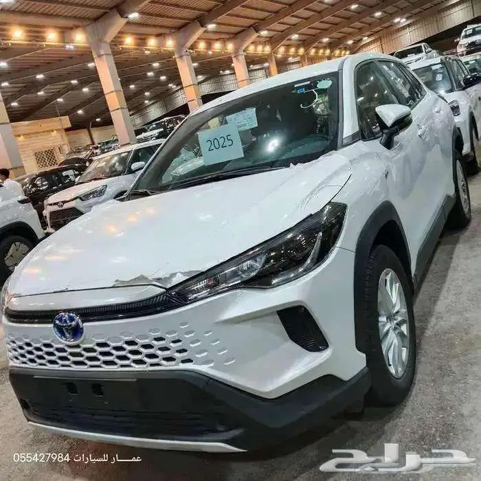 تويوتا كورلا كروس استاندر هايبرد 2025 1