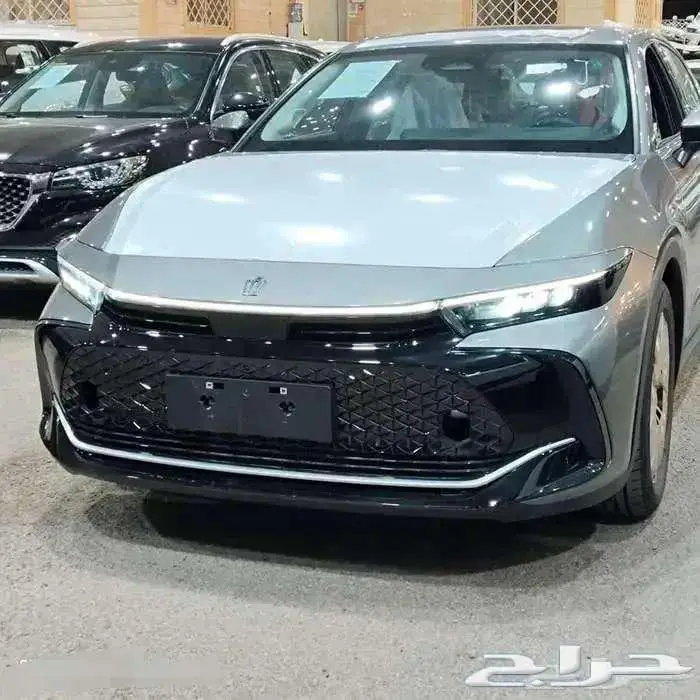 تويوتا كراون بريميوم رمادي اصفار سعودي 2026 0