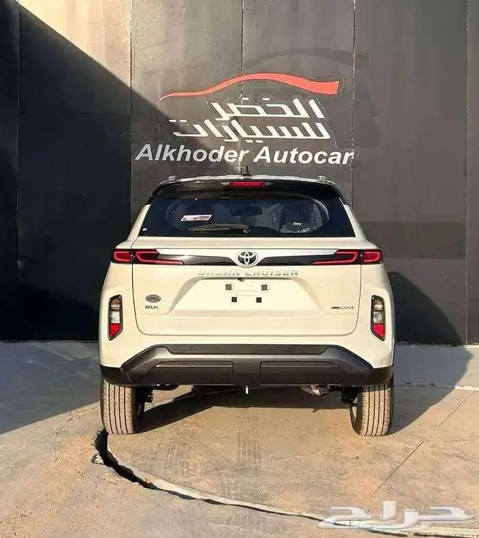 تويوتا اوربان 2026 11