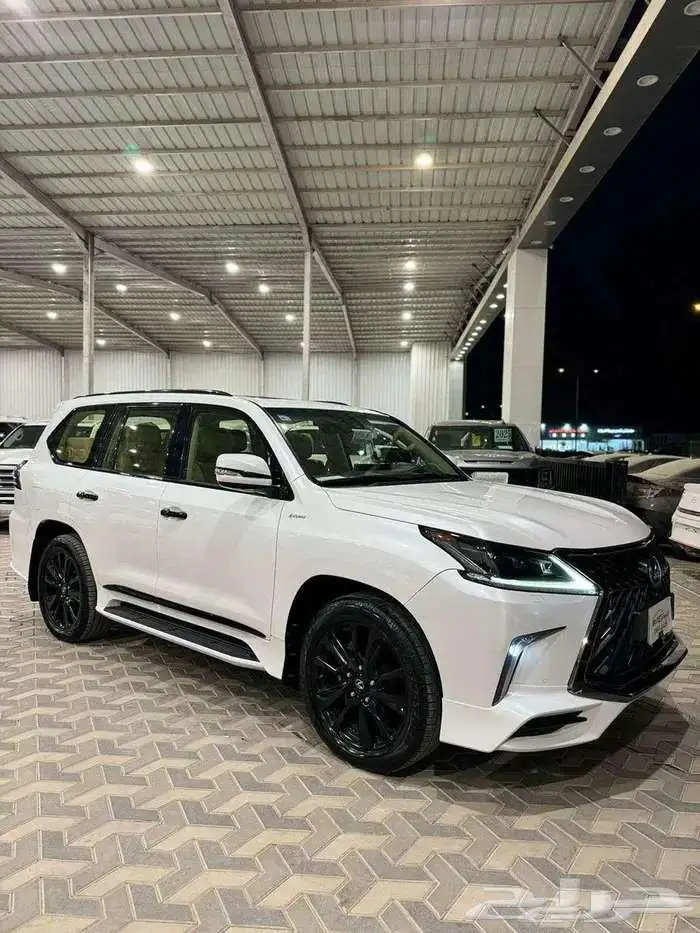 لكزس بريمى موديل 2019 1