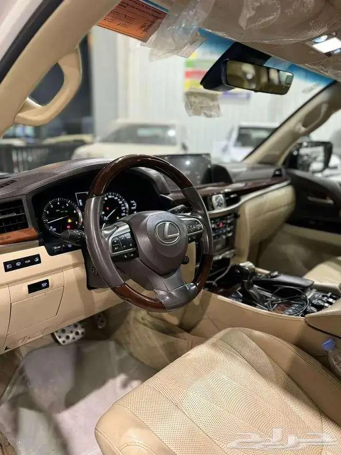 لكزس بريمى موديل 2019 9