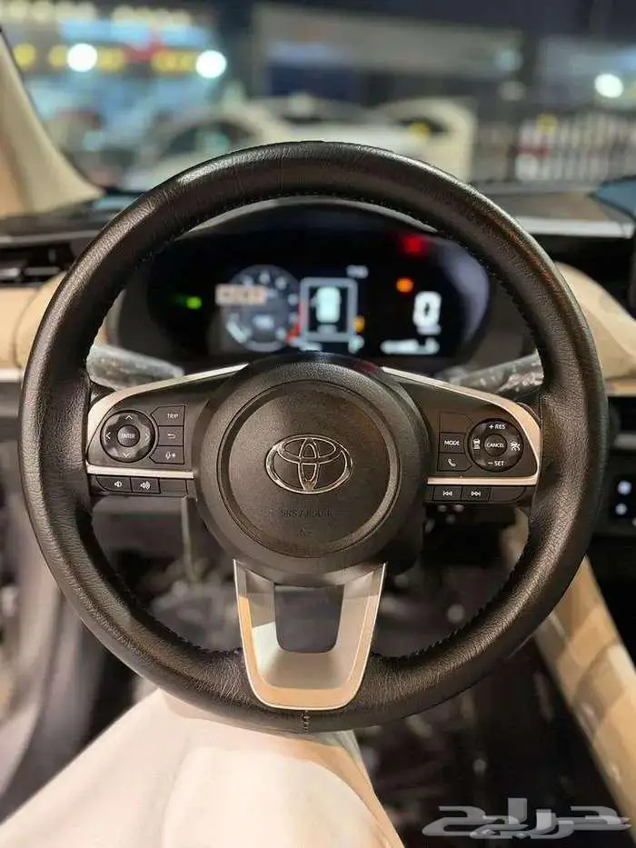 تويوتا يارس Y بلس موديل 2024 14