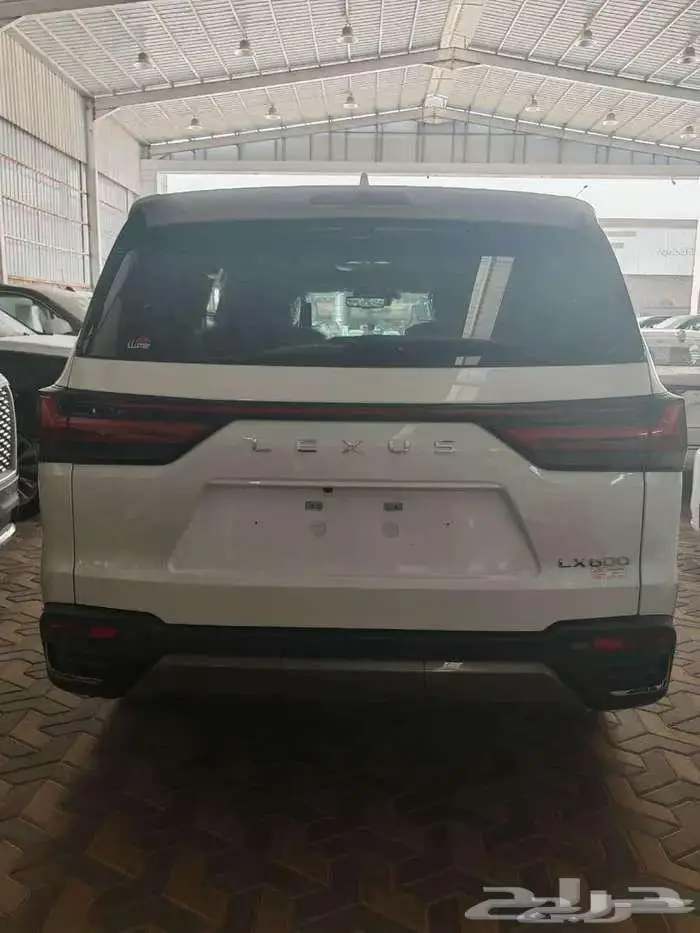 لكزس LX600 VIP 2025 أبيض خليجي الممشي 1800 كم 5