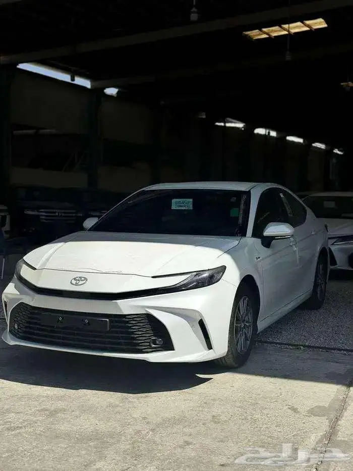 عرض خاص كامري E ستاندر هايبرد2025 سعودي 102500 4