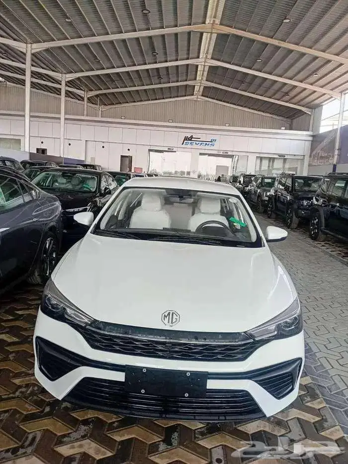 ام جي 5 استاندر الشكل الجديد بنزين اتوماتيك 2025 عروض خاصة 3