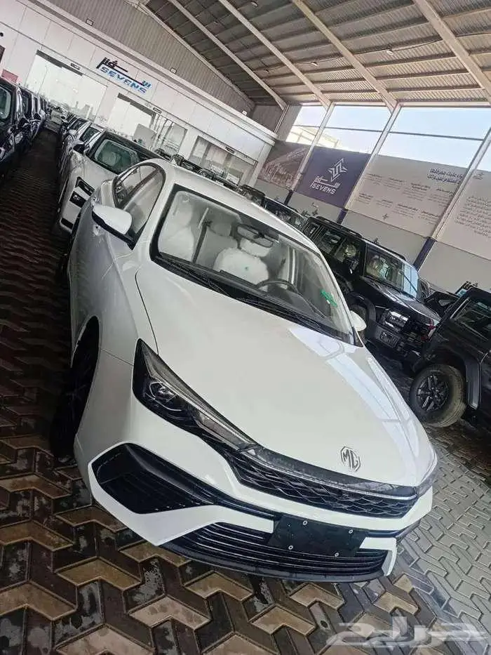 ام جي 5 استاندر الشكل الجديد بنزين اتوماتيك 2025 عروض خاصة 2