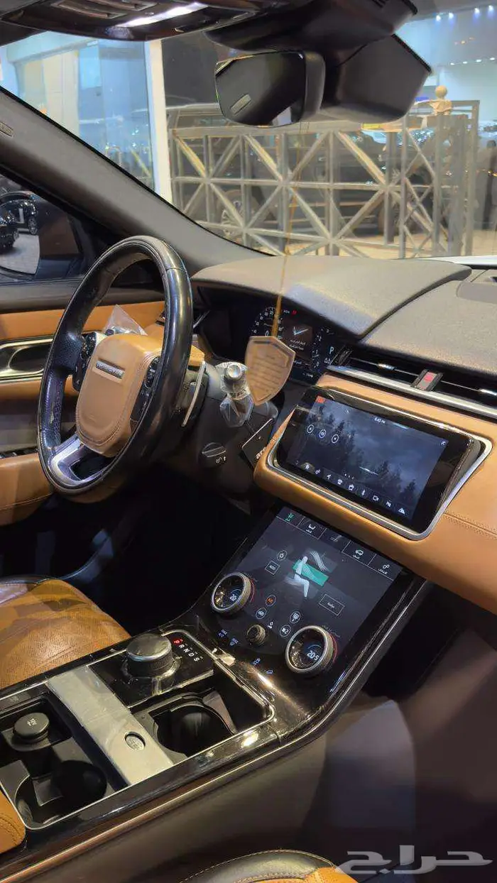 لاندروفر فيلار 2020 فل كامل 17