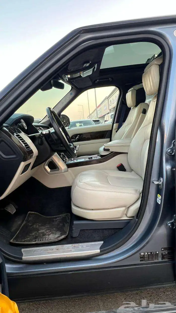 رنج روفر HSE موديل 2018 - معرض خلف للسيارات 13