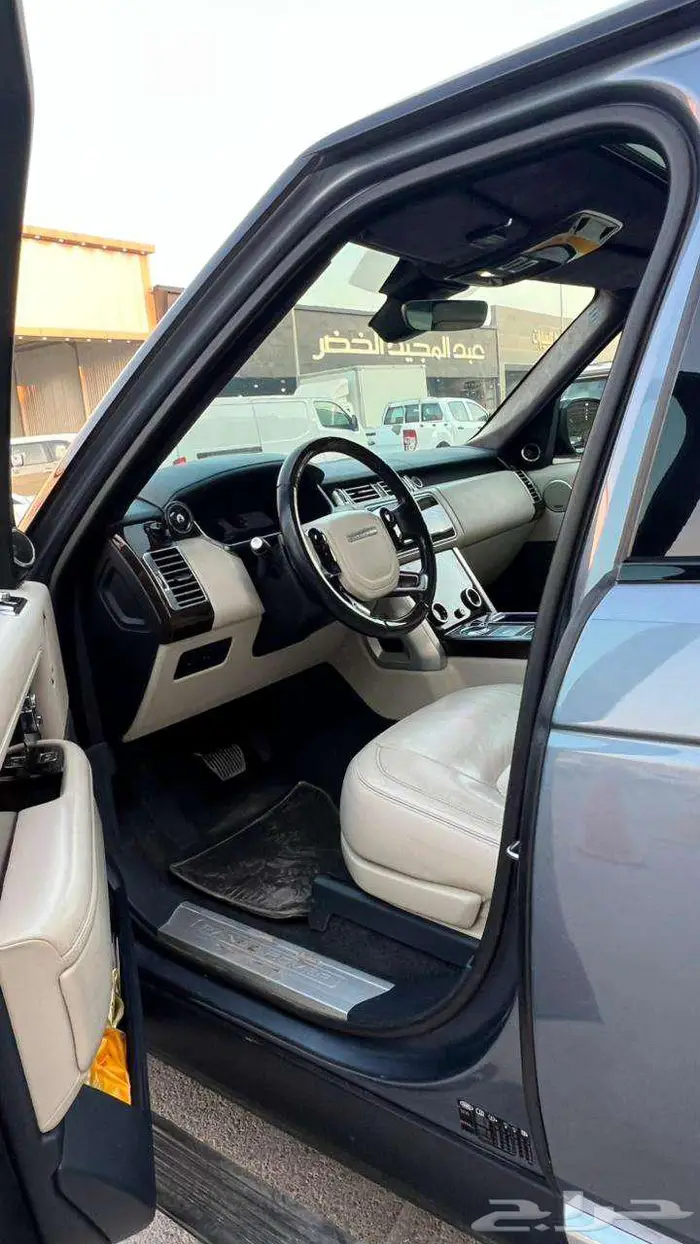 رنج روفر HSE موديل 2018 - معرض خلف للسيارات 12