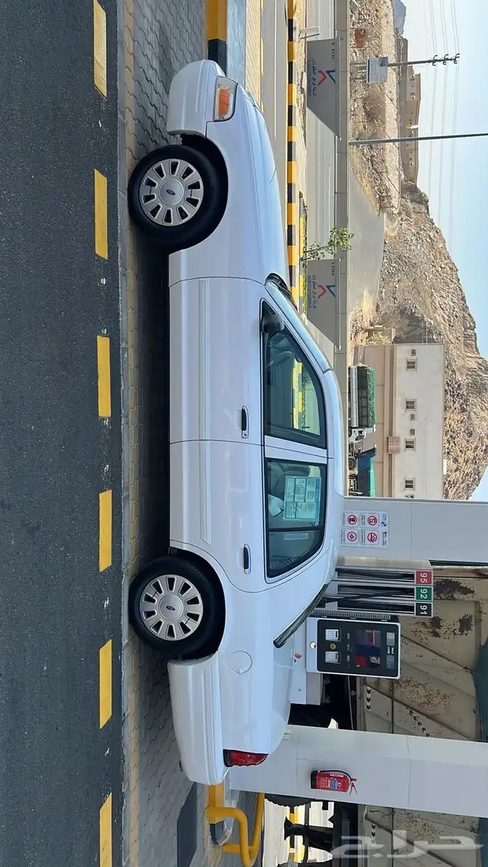 فورد فيكتوريا 2010 3