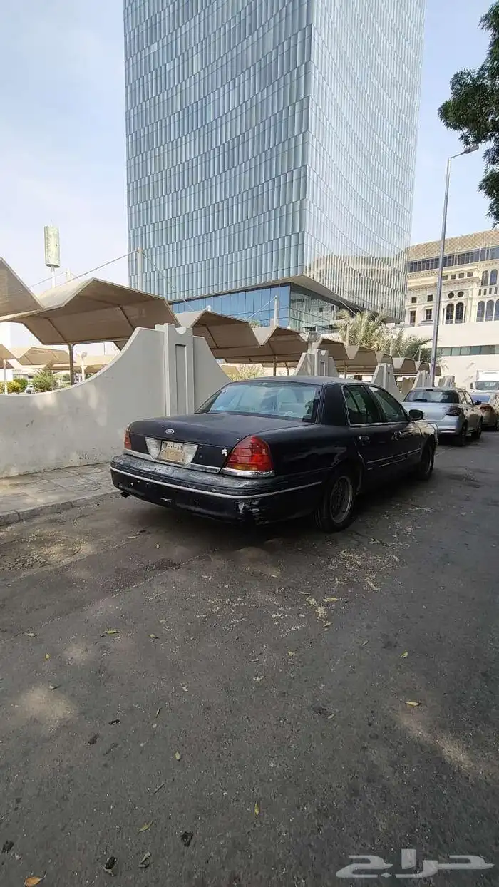 فورد فيكتوريا للبيع 3