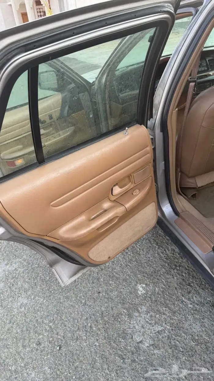 فورد كراون فكتوريا 95 ذهبي_تحتاج شغل_على السوم 8