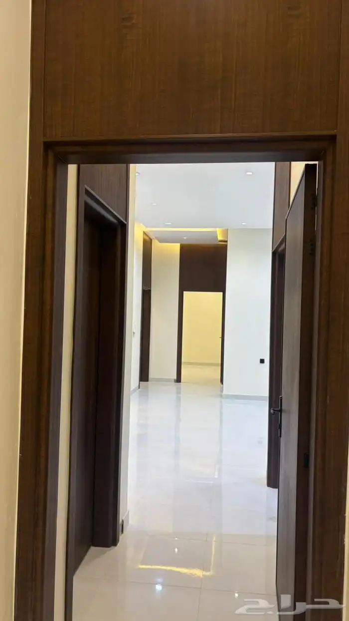 للبيع دور مستقل علي مساحة ارض كامله خميس مشيط 9