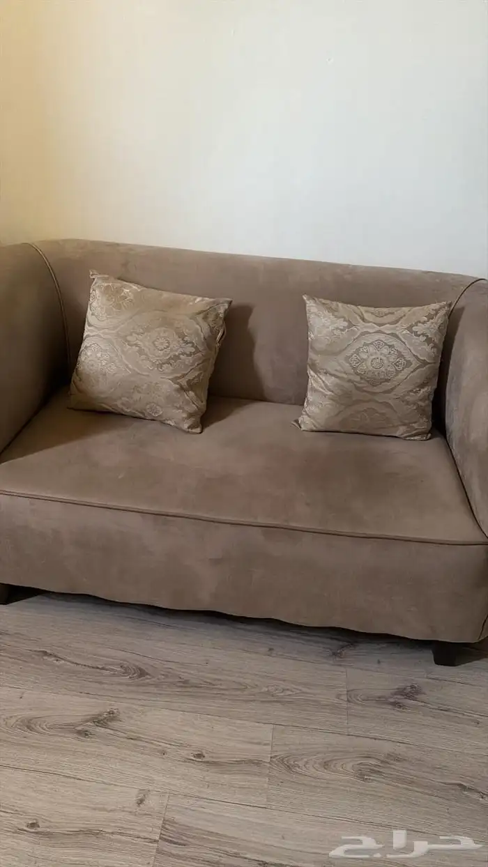 كنب مع طاولات خدمة 2